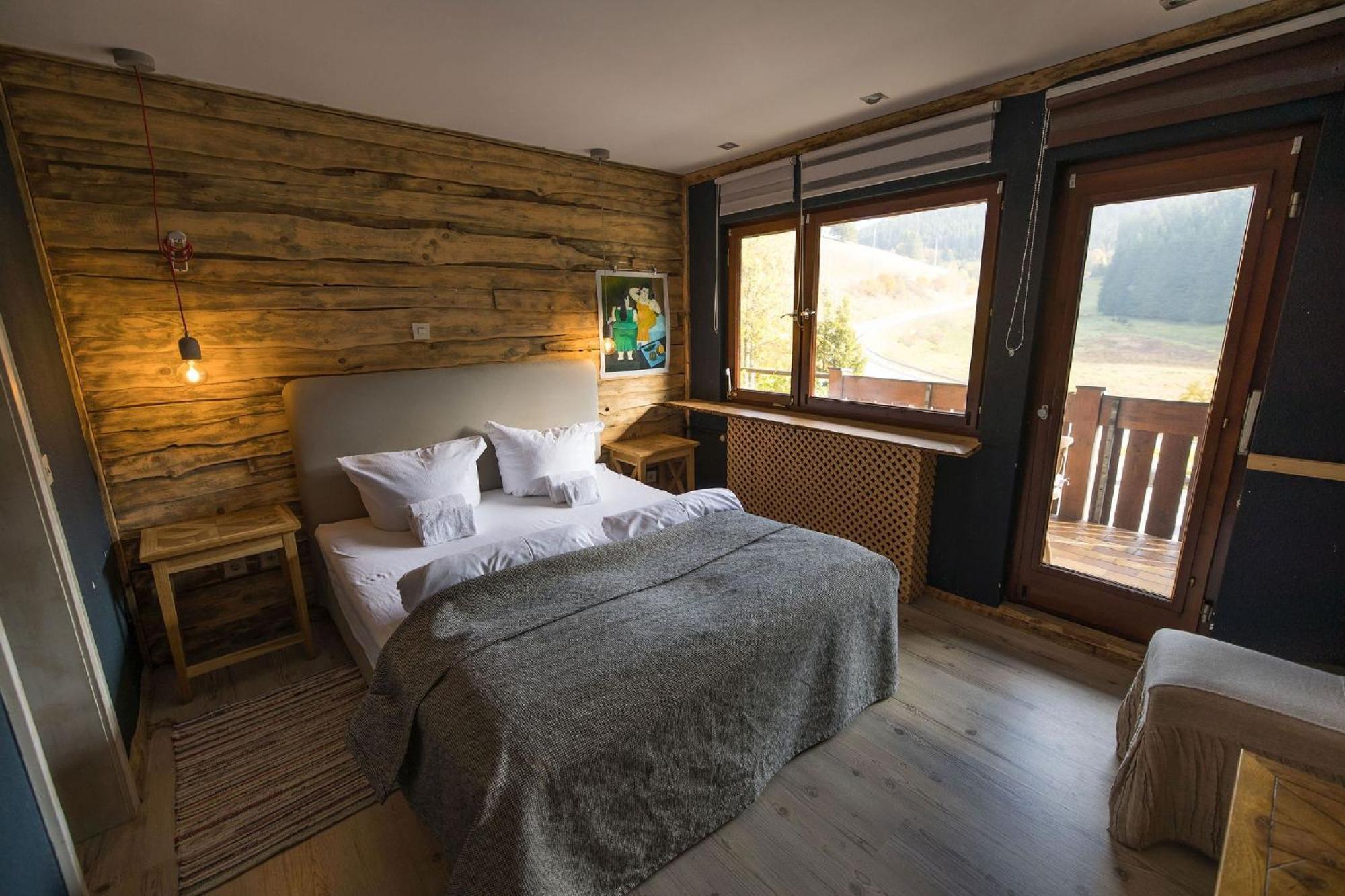 Berghotel Und Restaurant Kraeuter Chalet Furtwangen Exterior foto